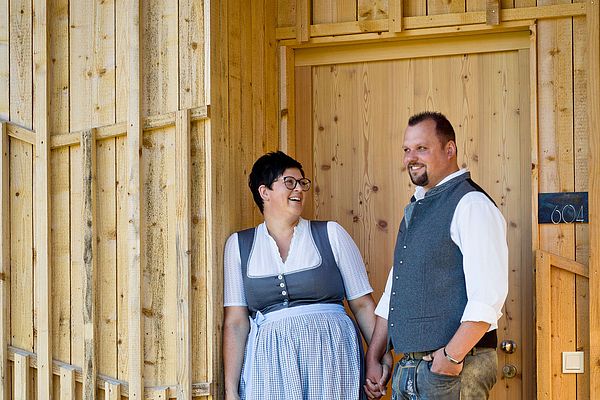 Gastgeber Roland und Daniela Mautner des Naturhotel Euler in Neuschönau im Sommer 